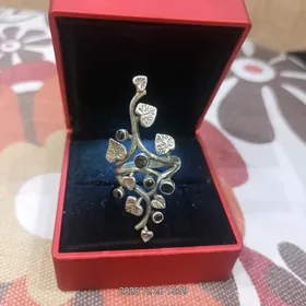 Серебряное кольцо с агатами