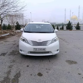 Toyota Sienna 2011