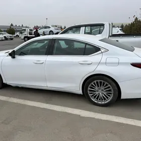 Lexus ES 350 2022