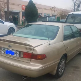 Toyota Camry 2001