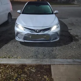 Toyota Camry 2018