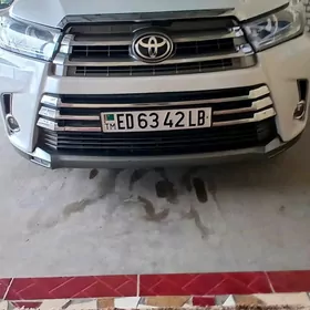 Toyota Highlander 2018