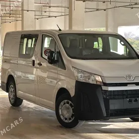 Toyota Hiace 2025