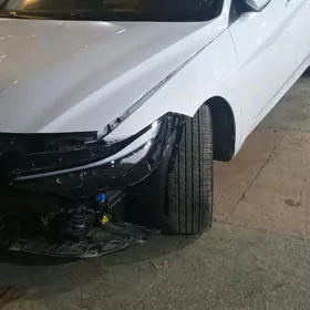 Hyundai Elantra 2025