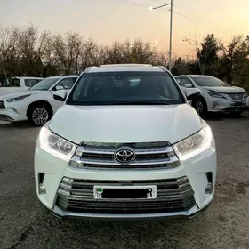Toyota Highlander 2019