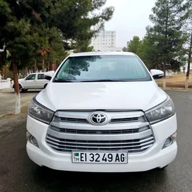 Toyota Innova 2022
