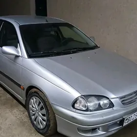 Toyota Avensis 1999