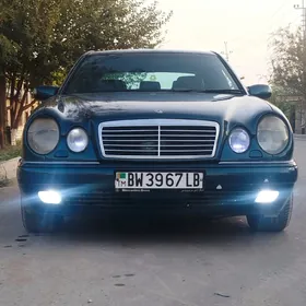 Mercedes-Benz E320 1999