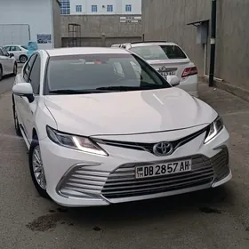 Toyota Camry 2021