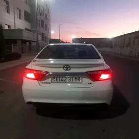 Toyota Camry 2017