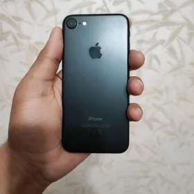 IPhone 7. IPhone 4 S