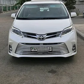 Toyota Sienna 2016