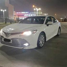 Toyota Camry 2020