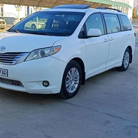 Toyota Sienna 2015