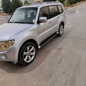 Mitsubishi Pajero 2008