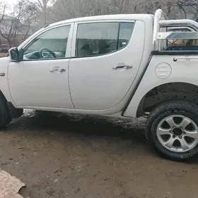 Mitsubishi L200 2008