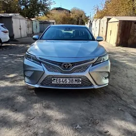 Toyota Camry 2018