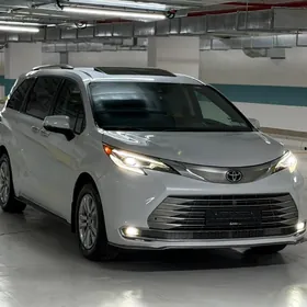 Toyota Sienna 2022