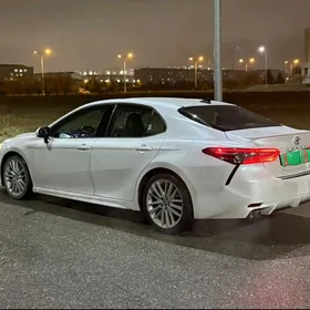 Toyota Camry 2018