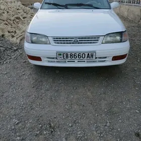 Toyota Corona 1995