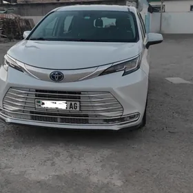 Toyota Sienna 2021