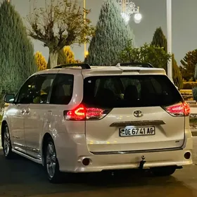 Toyota Sienna 2019
