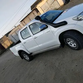 Toyota Hilux 2014