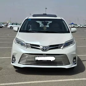 Toyota Sienna 2018