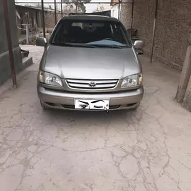 Toyota Sienna 1999