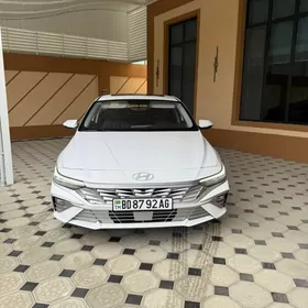 Hyundai Elantra 2025