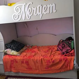 детская двухъярусная кровать