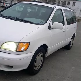 Toyota Sienna 2002