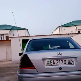 Mercedes-Benz 230E 1996