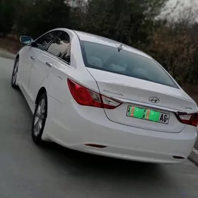 Hyundai Sonata 2011