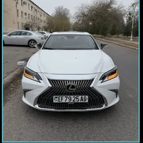 Lexus ES 300h 2021