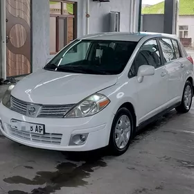 Nissan Versa 2011