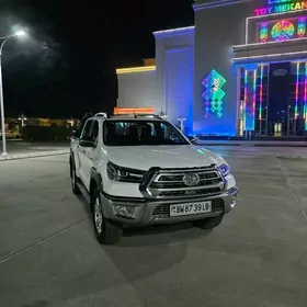 Toyota Hilux 2022