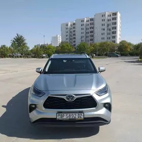 Toyota Highlander Hybrid 2021