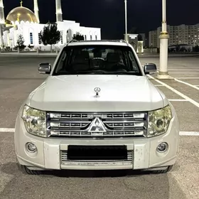 Mitsubishi Pajero 2010