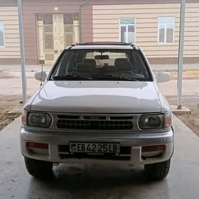 Nissan Pathfinder 1999