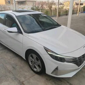 Hyundai Elantra 2022