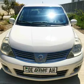 Nissan Versa 2011