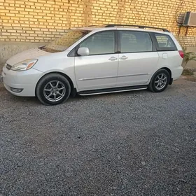 Toyota Sienna 2003