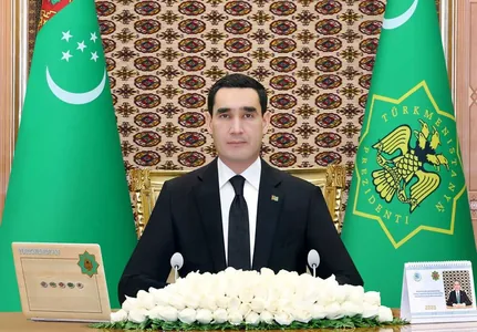 Президент Туркменистана провел расширенное заседание Кабмина и Госсовбеза