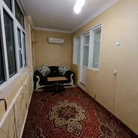 Хозяин, 10 мкр, 1 ком