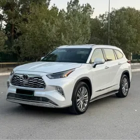 Toyota Highlander 2022