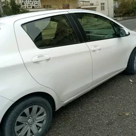 Toyota Yaris 2012