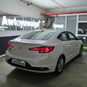 Hyundai Elantra 2020