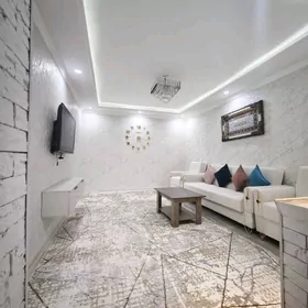 30 MKR 1 ETAZ 3 KOMNAT