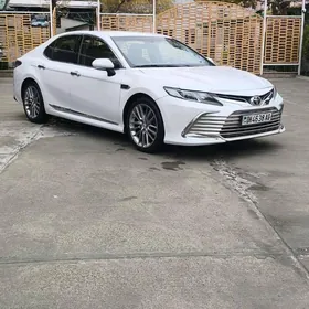 Toyota Camry 2022